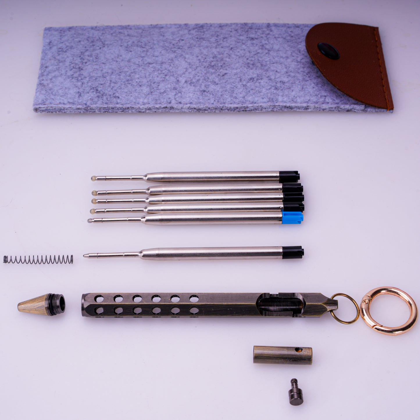 HZCrisp Bolt Action Tactical Pen with Keychain, Retro Brass EDC Writing Pen with 5 Refill Cartridges and Gift Pouch, Metal Body, Retractable Design for Everyday Carry and Outdoor Use